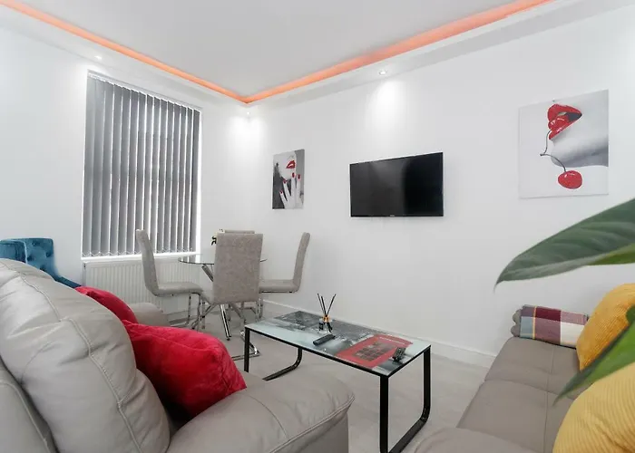 Burton House Apartment *